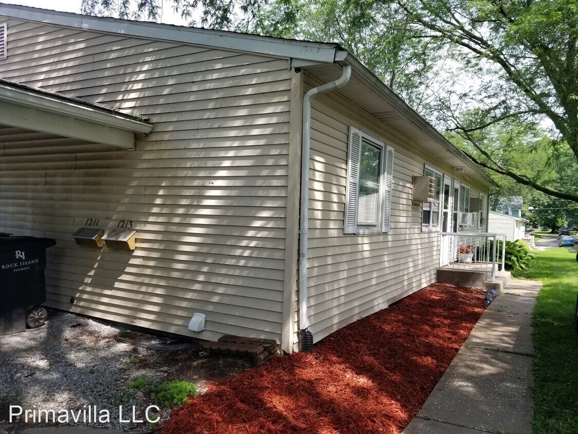 Primary Photo - 1211-1213-1213 46th Ave
