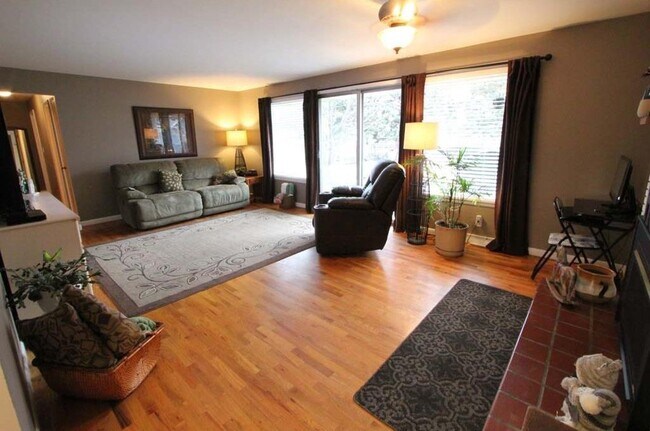 Foto del edificio - 2646 Yellowstone Ave