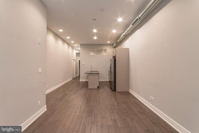 Building Photo - 135 N 3rd St