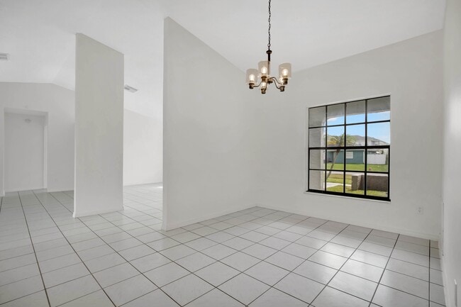 Building Photo - 398 Buttonwood Dr