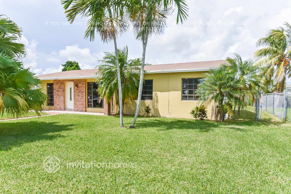 Primary Photo - 10805 SW 142nd Ln