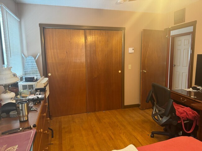 Armario del dormitorio - 6 Webster Ave