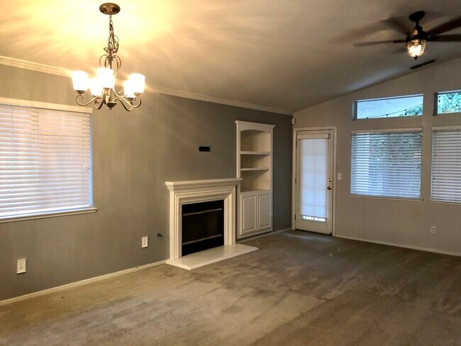 Foto del edificio - Beautiful 3 bedroom/ 2 bath home in Citrus...