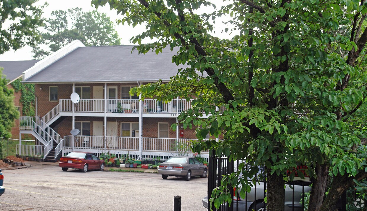 Building Photo - Boar's Head Student Apartment