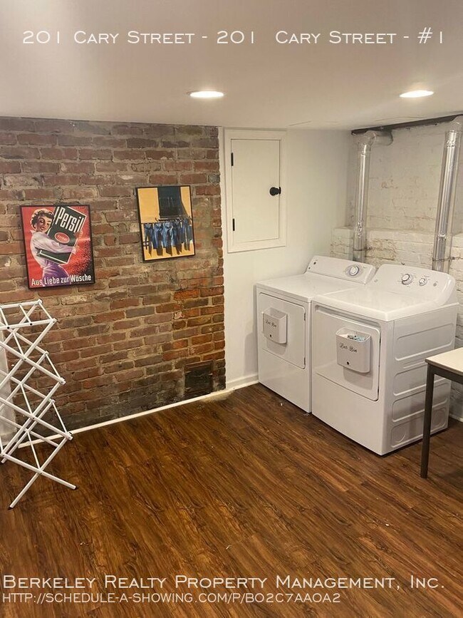 Building Photo - 201 Cary St