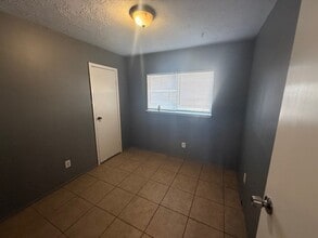 Building Photo - 22217 Diane Dr