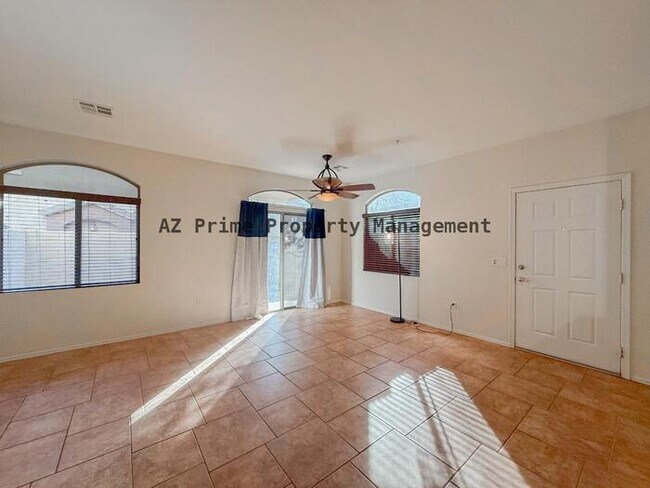 Foto del edificio - 2150 W Alameda Rd