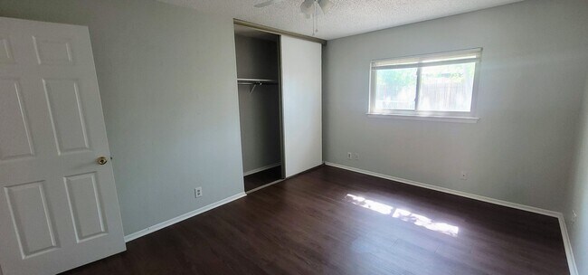 Foto del edificio - 1331 Bayou Dr