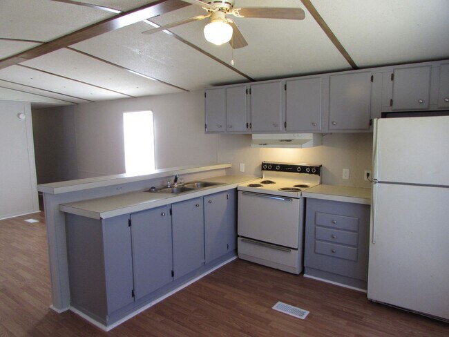Foto del edificio - Cozy 2 Bed/1 Bath Singlewide Mobile Home -...
