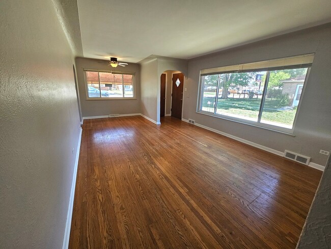 Building Photo - 2-Bedroom Home with One-Car Garage