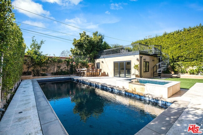 Building Photo - 139 S Kilkea Dr