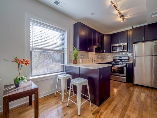 Foto del edificio - 2205 W Eastwood Ave