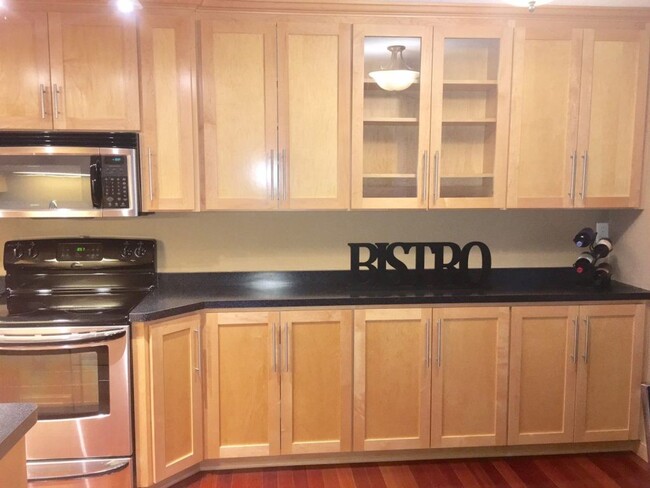 Foto del interior - 311 Kenwood Apartments | Spacious 1-Bedroo...