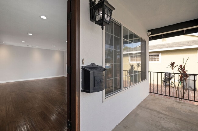 Building Photo - 5525 Wilma St