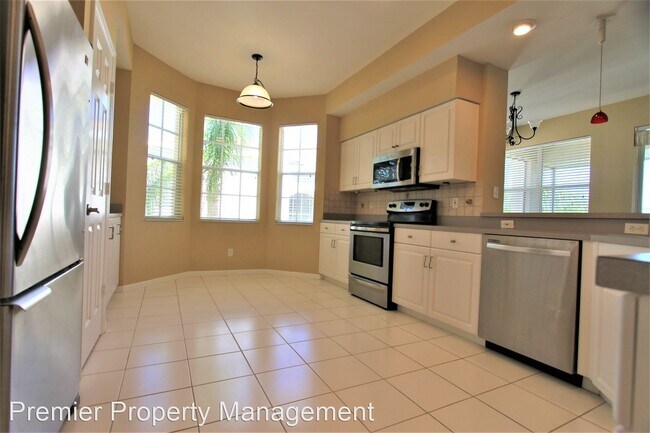 Foto del edificio - 9660 Village View Blvd