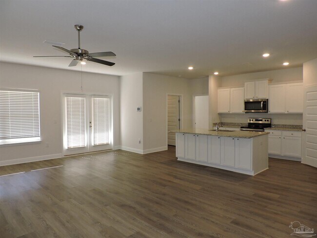 Building Photo - 7838 Burnside Lp