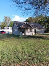 Building Photo - 809 Dozier Ave