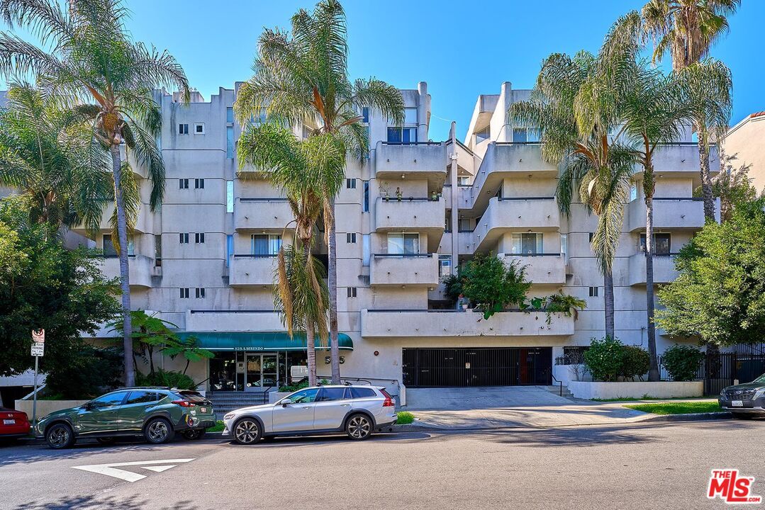 Foto principal - 525 S Berendo St
