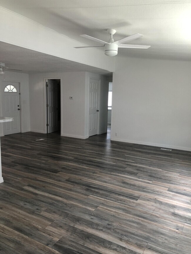 Building Photo - 522 Egret Cir