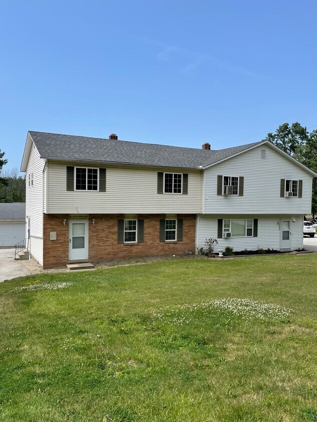 Front-Full Duplex - 1337 Riverside Dr