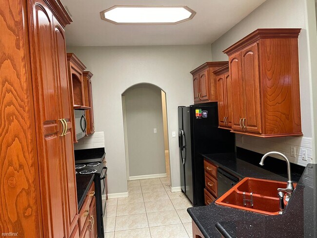 Building Photo - 3 br, 2 bath House - 4901 La Vista St