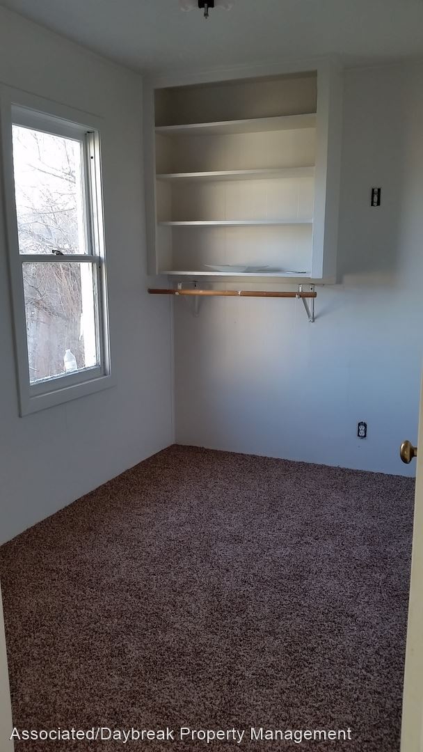 Building Photo - 3 br, 1 bath House - 1310 Ledwich