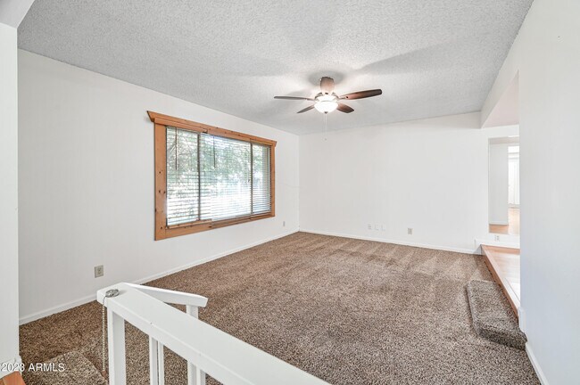 Foto del edificio - 3933 S Oak St