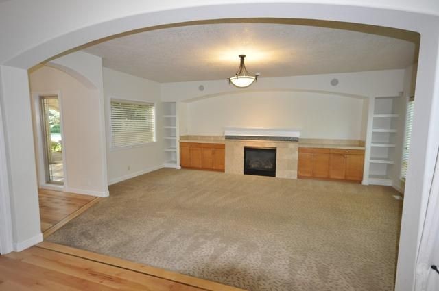 Foto del edificio - 325 W River Trail Ct