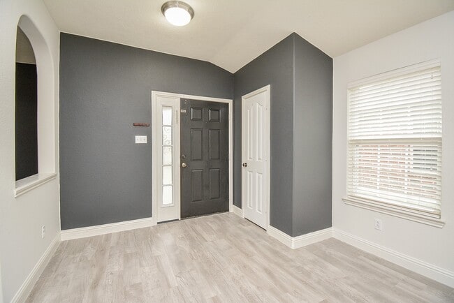 Building Photo - 7519 Muley Ln