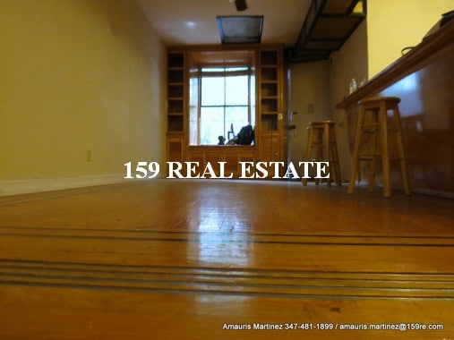 Building Photo - 819 Riverside Dr