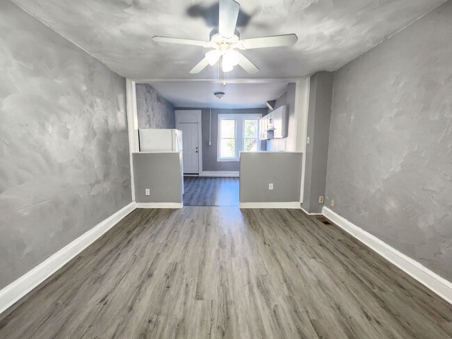 Foto del edificio - Spacious 3 Bedroom Home  In West Baltimore