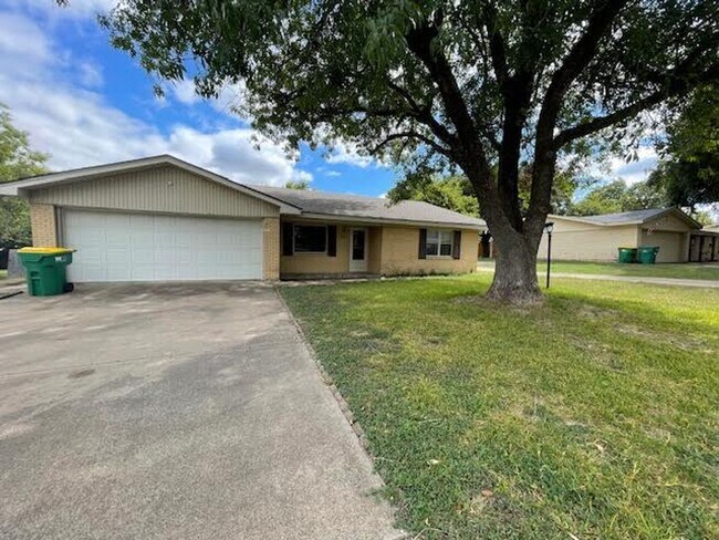 Foto del edificio - 115 Dawn Dr