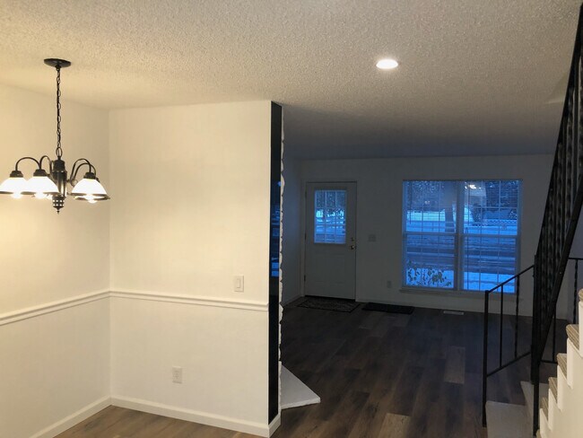 Dinning Room Livingroom - 9040 W Dartmouth Pl