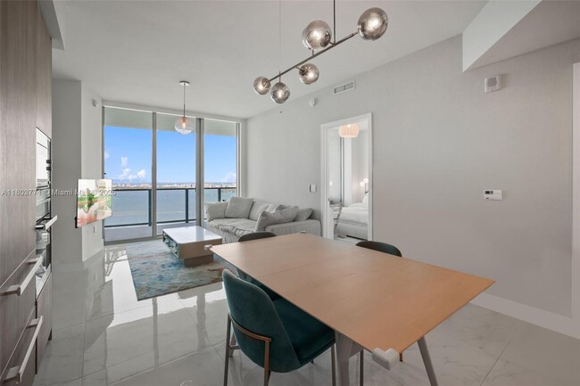Foto del edificio - 2900 NE 7th Ave