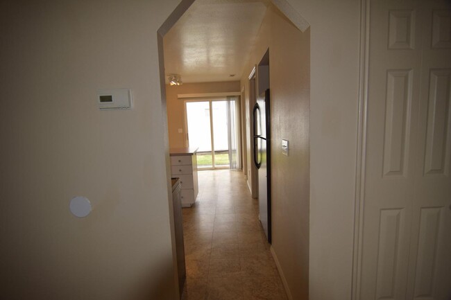 Foto del edificio - 1391 N 240 W