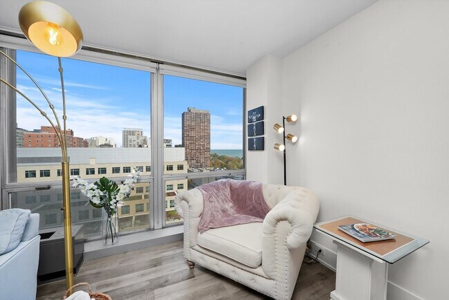 Foto del edificio - 330 W Diversey Pkwy