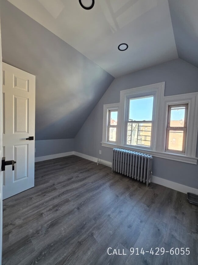 Building Photo - 16 Sherwood Ave