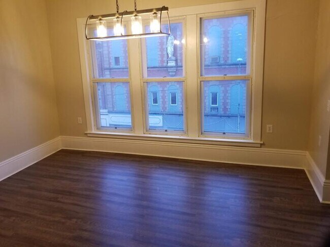 Foto del edificio - 139 N 4th St