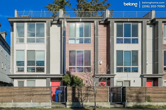 Building Photo - 504 N 105th St