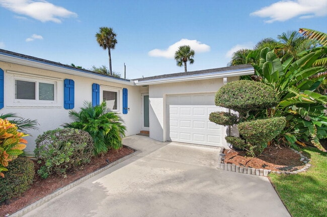 Building Photo - 802 Mallard Dr