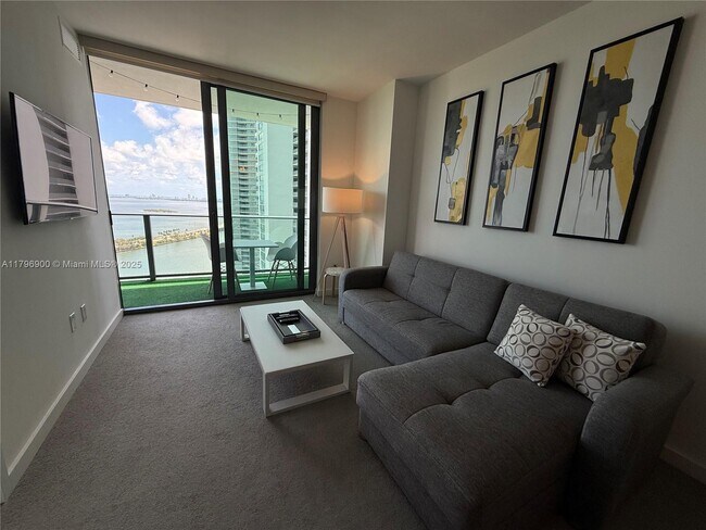 Foto del edificio - 501 NE 31st St