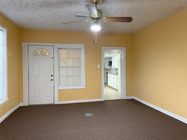 Foto del edificio - 723-727 W 27th St