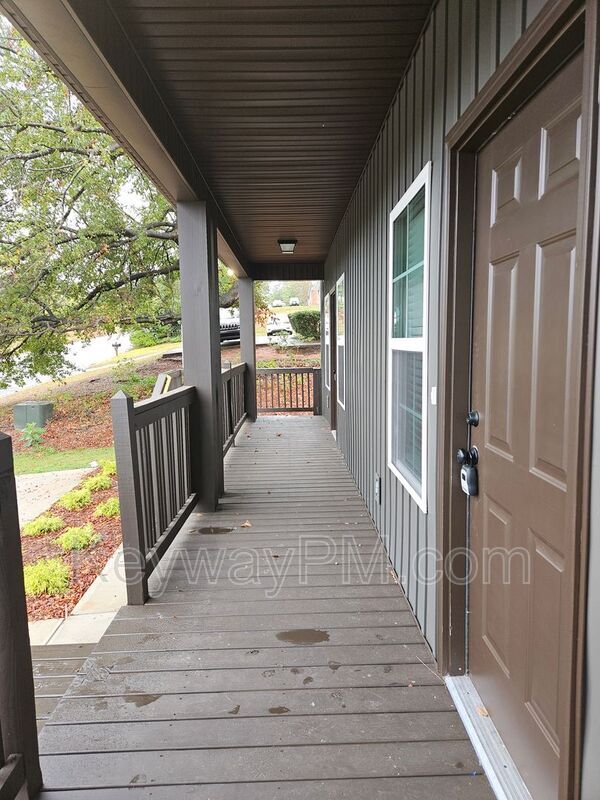 Building Photo - 114 Conifer Dr