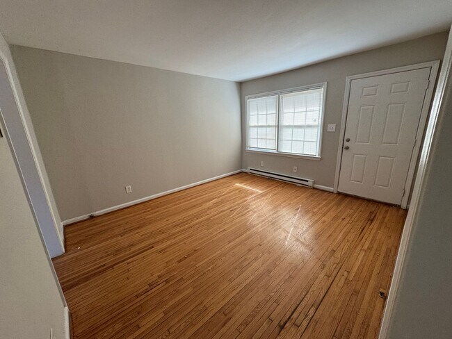 Building Photo - 3432 Washburn Ave