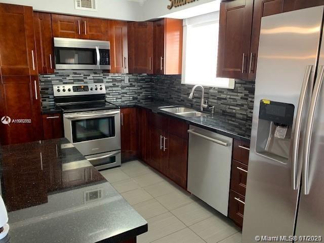 Foto del edificio - 5701 W 25th Ct