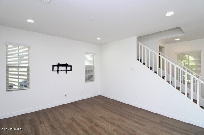 Building Photo - 208 E Brinley Dr