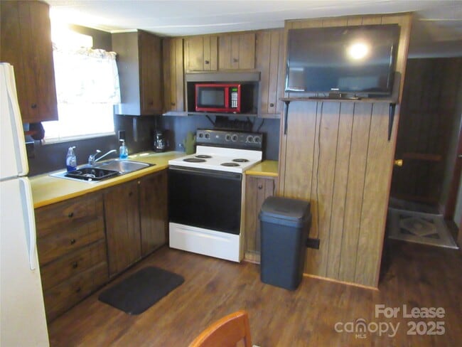 Foto del edificio - 3487 Avery Rd