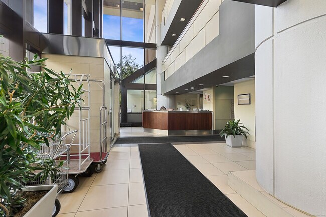 Building Photo - 127 Greyrock Pl