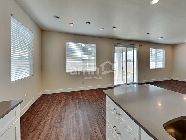 Foto del edificio - 6615 W Achievement St