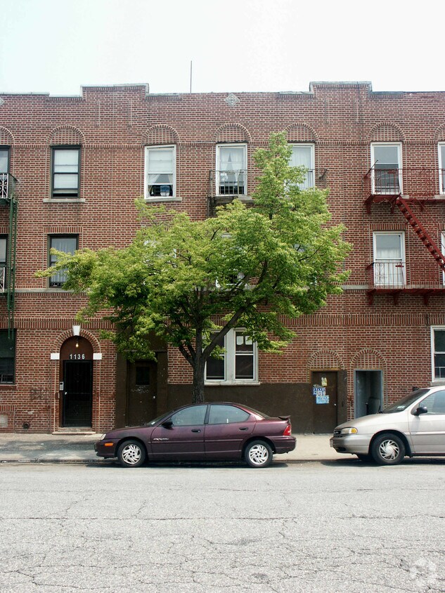 Foto principal - 1134 Metcalf Ave